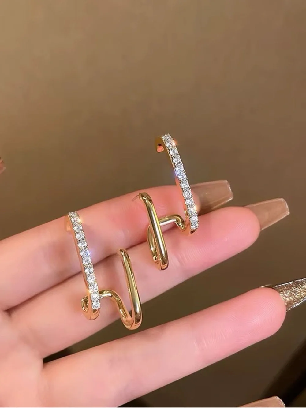 ** High-Quality Minimalist Gold-Plated Crystal Hoop Earrings – Elegant